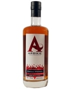Arbikie Chilli Vodka flaske med lysebrun spiritus og enkel godsetiket