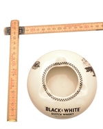 Askebæger med Black & White whiskylogo 2
