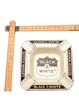Askebæger med Black & White whiskylogo 8