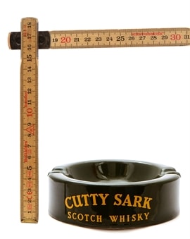 Askebæger med Cutty Sark whiskylogo 1