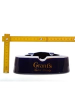 Askebæger med Grants whiskylogo 8
