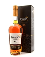 Flaske Berneroy XO calvados med mørk ravfarve