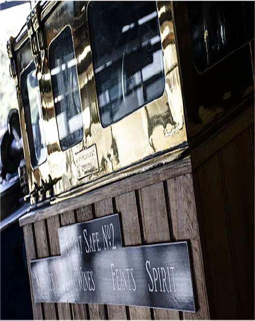 Spirit safe – destilleriets smukke messingkasse forklaret