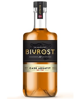 Flaske Bivrost Cask Akvavit fra Aurora Spirit Distillery i Norge