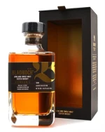 Bladnoch Samsara flaske med rødlig whisky og lys etiket