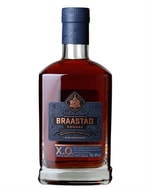 Flaske Braastad XO House Tiffon cognac med mørk gylden væske