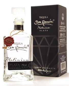 Klar, ufarvet Tequila i høj slank flaske