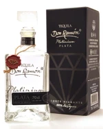 Klar, ufarvet Tequila i høj slank flaske