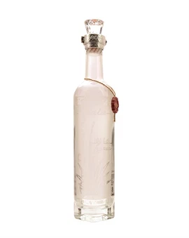 Klar Silver-tequila i flaske med facetteret prop