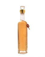 Gylden Reposado Tequila i flaske med facetteret prop