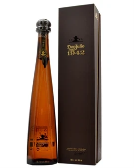 Flaske Don Julio 1942 Anejo Tequila med mørk etiket og gulddetaljer