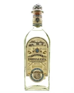 Fortaleza Blanco Tequila flaske med klar væske og enkelt etiket