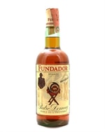 Flaske Fundador Old Version brandy med mørk gylden farve og klassisk spansk etiket