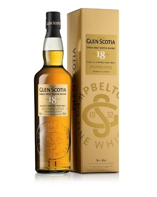 Glen Scotia 18 år flaske med dyb ravfarvet whisky