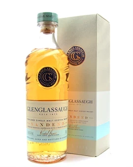 Glenglassaugh Sandend flaske i lyst glas med strandmotiv på etiketten