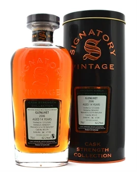 Glenlivet Signatory Vintage 14 år flaske med mørk sherrytonet whisky