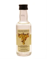 Lille klar miniatureflaske Marolo grappa med enkel etiket