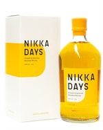 Nikka Days-flaske med lys blå etiket og enkelt design
