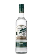 Klar flaske økologisk svensk akvavit med grønt etiket