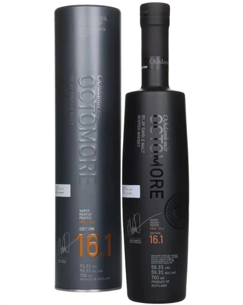 Flaske Octomore 16.1, super tørvet Islay-whisky fra Bruichladdich