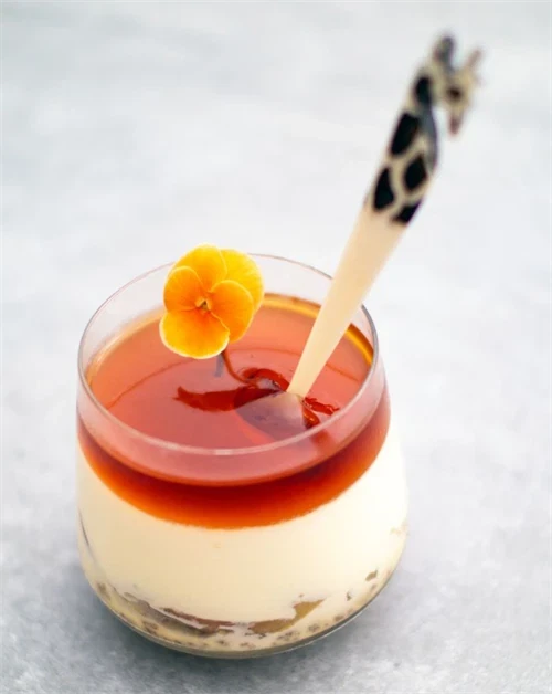 Pannacotta med gelé af Bifrost Honningvin – dessertopskrift med mjød