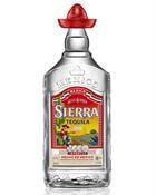 Flaske Sierra Silver Tequila med krystalklar farve og sombrero-hætte