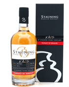 Flaske af Stauning KAOS September 2018 Dansk Single Malt Whisky