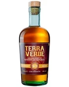 Flaske Terra Verde XO Cask Strength med mørk rav-farvet spiritus