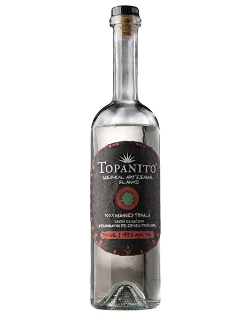 Flaske Topanito Mezcal Tobalá Blanco med klar, farveløs væske
