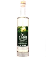 Slank flaske med minimalistisk etiket og klar grøn-toned akvavit
