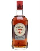 Rødbrun flaske med sort etikette, Angostura 7 år