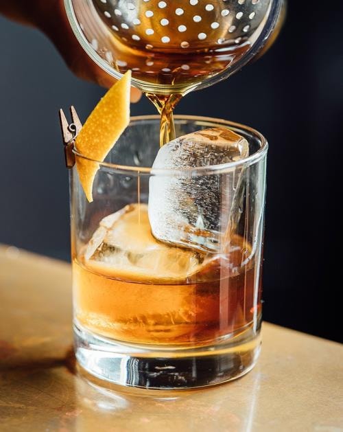 Opskrift på den klassiske Old Fashioned med bourbon