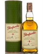 Glenfarclas 8 år flaske med lys gylden ung Speyside-whisky