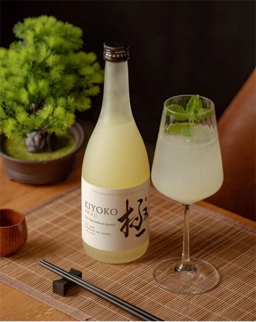 Kiyoko Yuzu Spritz – japansk inspireret sommercocktail