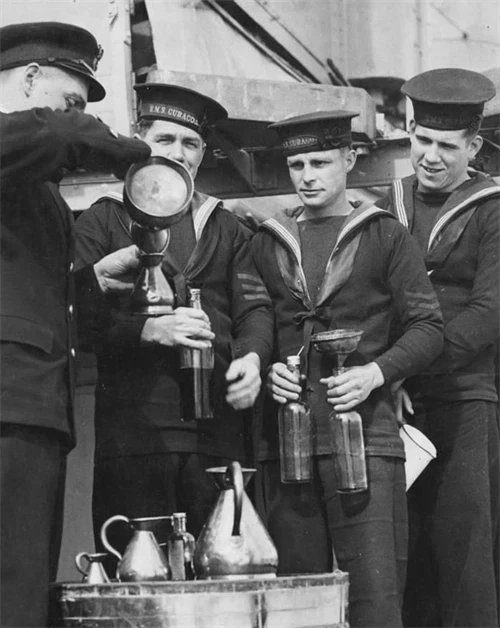 Navy Rum til søs - historien om flådens rom og de gamle søfartsmyter