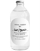 Our Vodka By Berlin flaske i klart glas med sort bynavn på etiketten