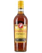 Mørk flaske med rødt etikette og Pampero-vindmotiv, Especial