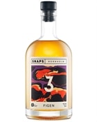 Flaske med gylden figenakvavit og mørk etiket fra Bornholm